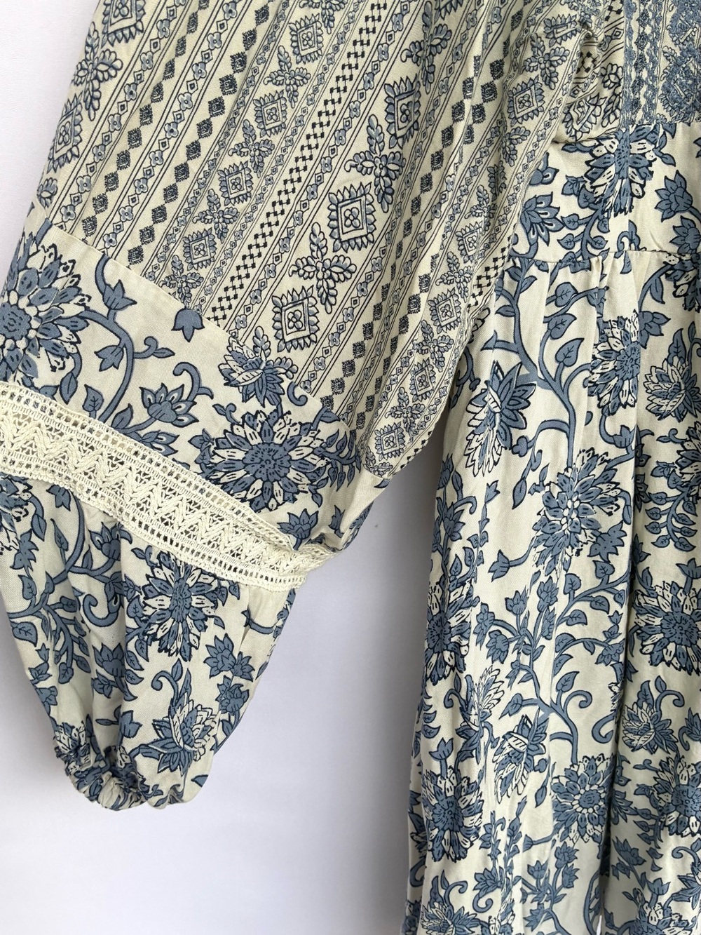 Sincerely Jules Blue White Floral Boho Mini Dress NWT Size Medium - Picture 4 of 7
